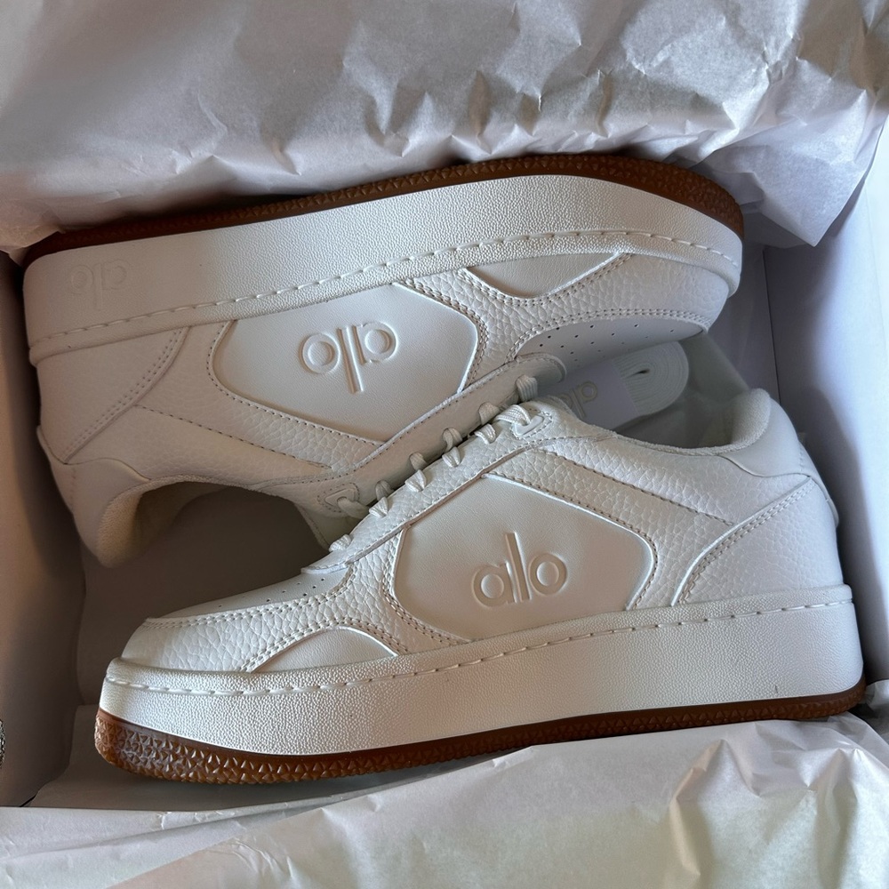 Alo Yoga Sneakers New!!